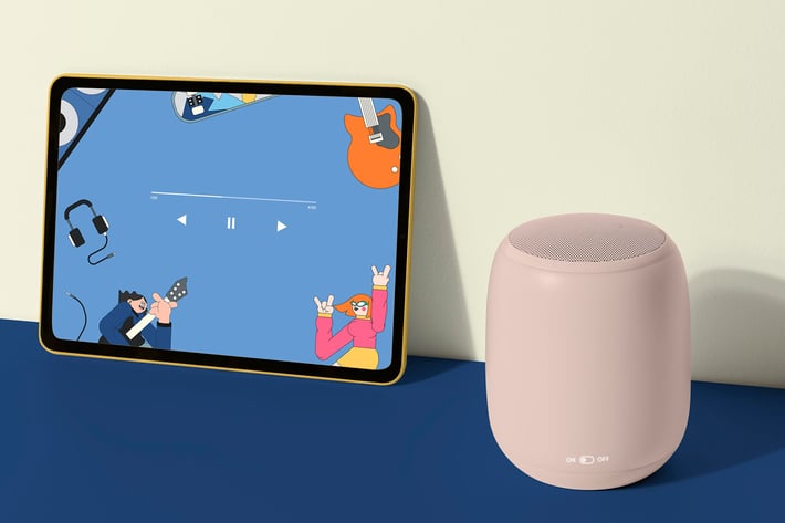 Tablet screen mockup psd with smart speaker
