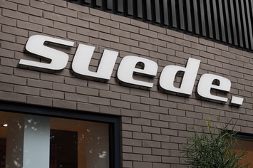 3D Metal Sign Logo Brick Wall Mockup