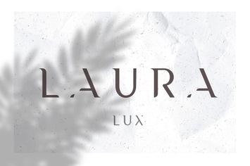 Laura - A Minimal Luxury Font