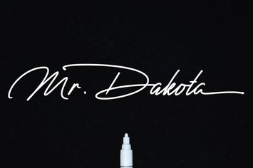 Mr. Dakota - Signature Script