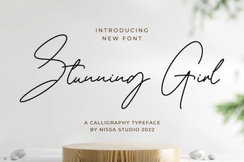 Stunning Girl - Signature Font