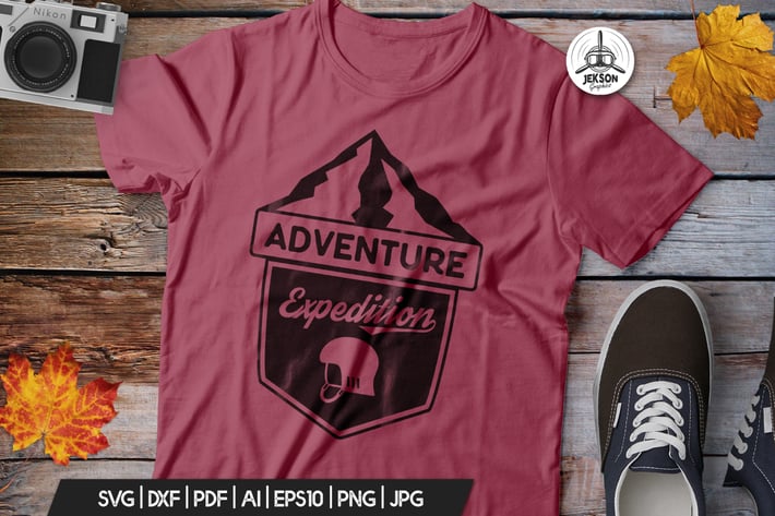 Vintage Adventure Logo / Retro Camp Hipster Badge