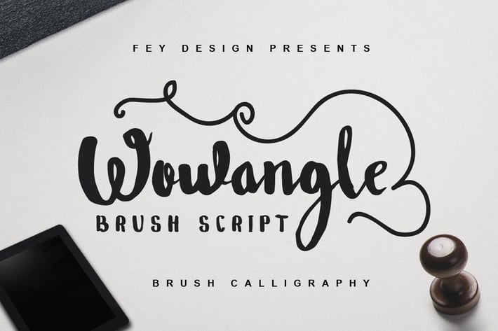 Wowangle - Brush Font