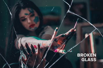 Shattered Glass Photo Effect
