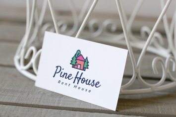 Pine House Logo