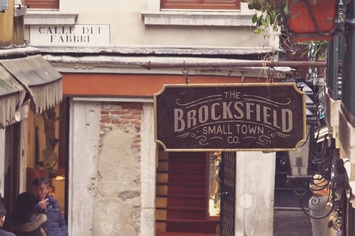 Venetian Street Store